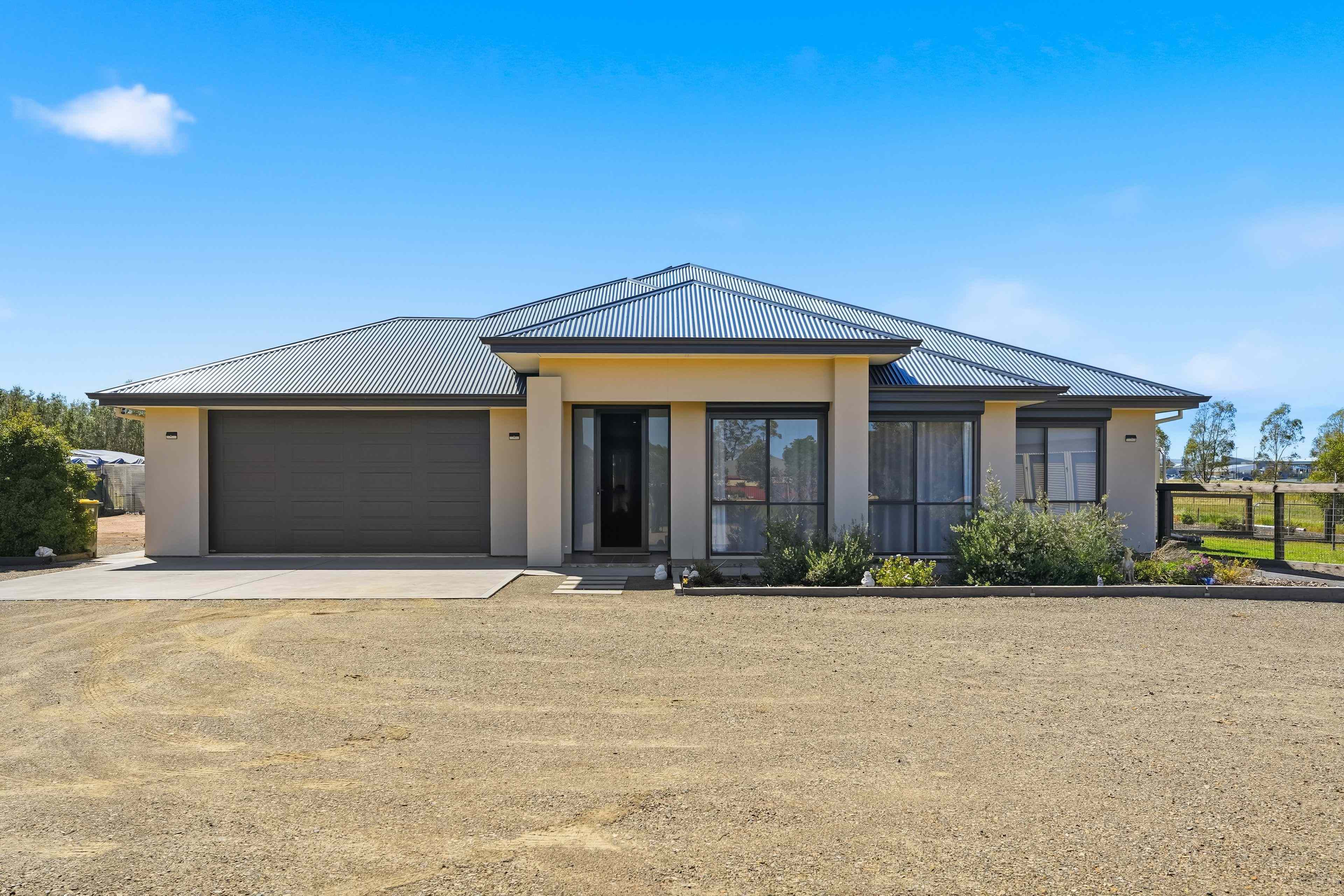 Prop-GPT: House: SA Roseworthy, SA 5371 Timeless Family Comforts on Twartz Road