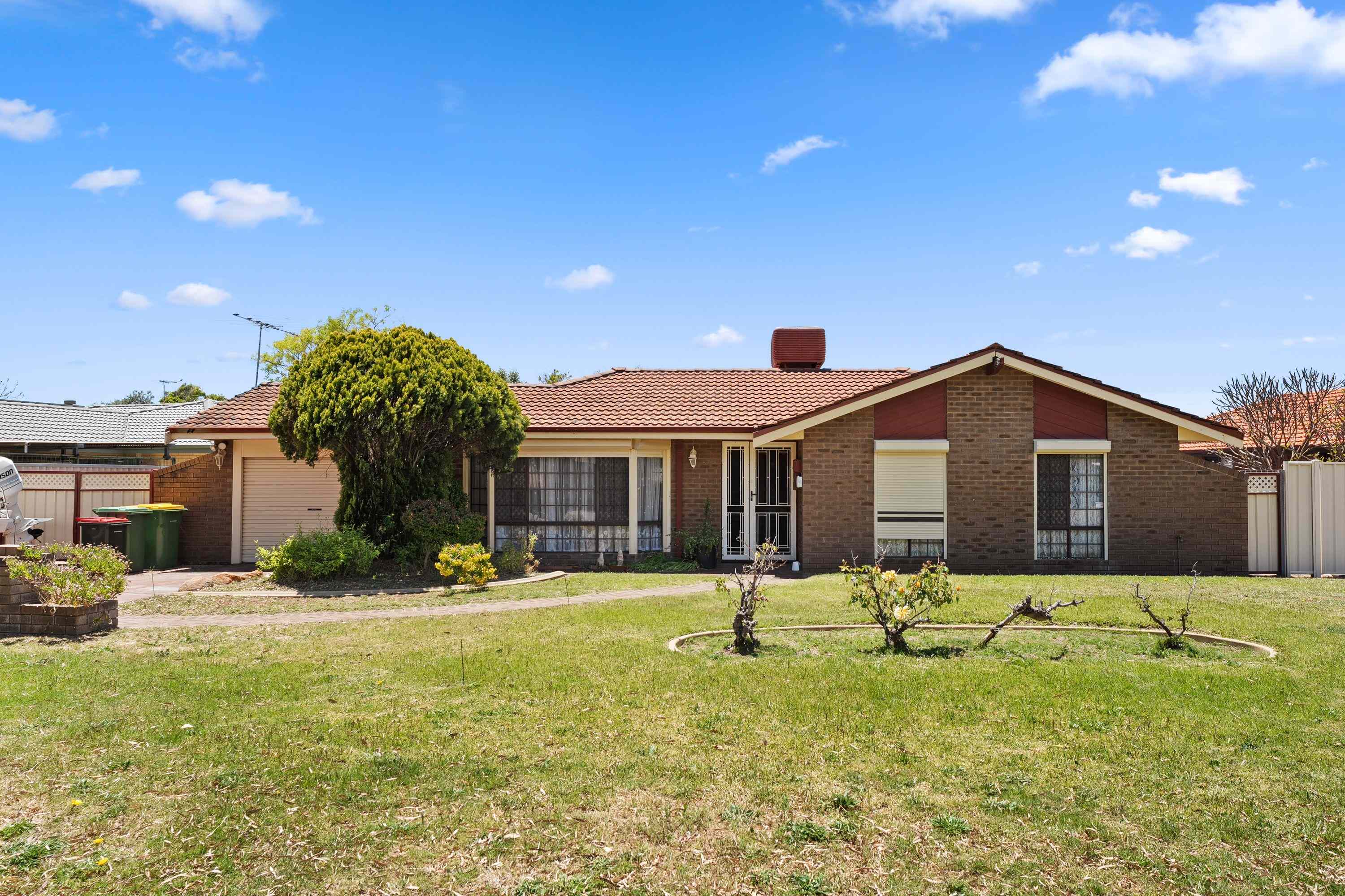 Prop-GPT: House: WA Waikiki, WA 6169 PERFECT INVESTMENT,  LOCATED IN BEACHSIDE WAIKIKI