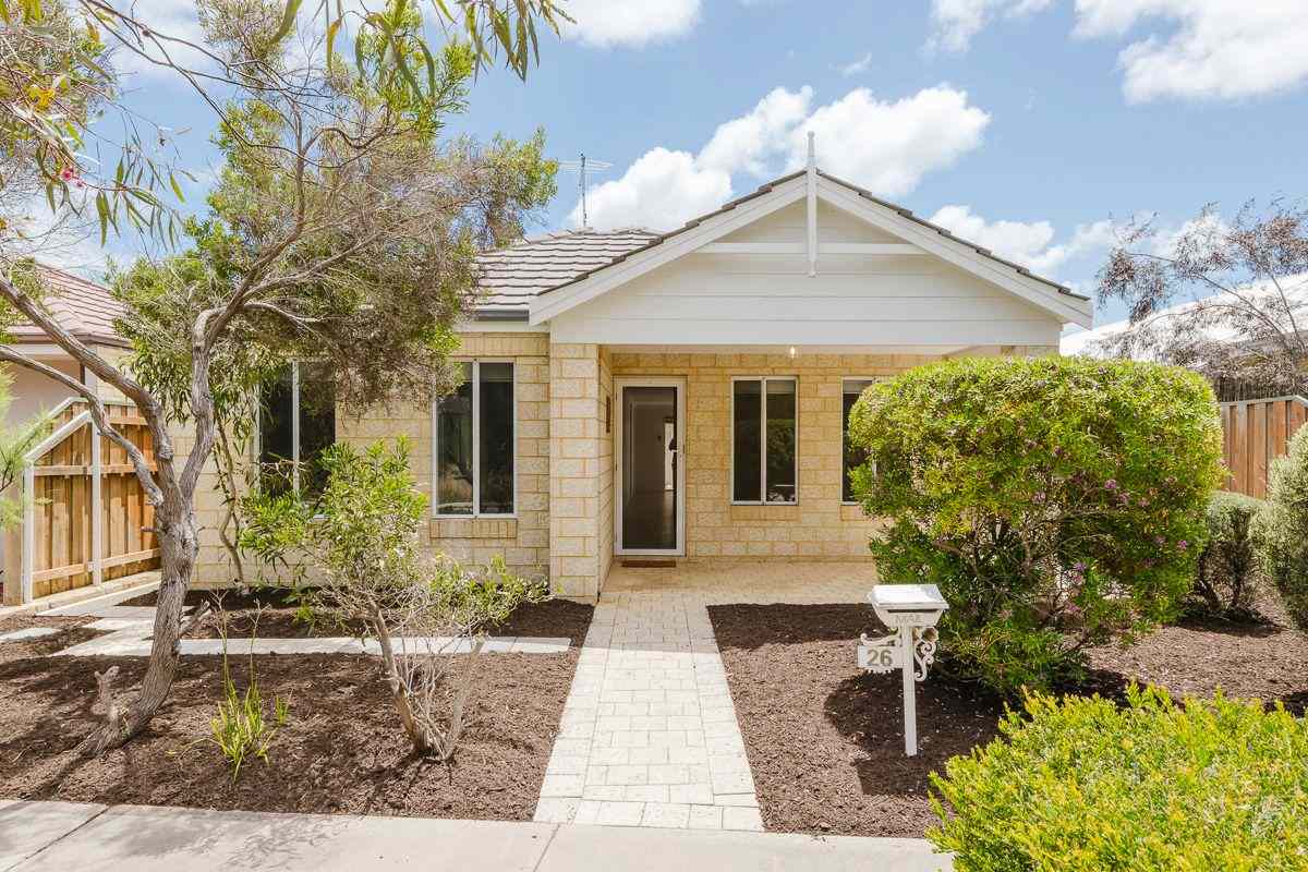 Prop-GPT: House: WA Yanchep, WA 6035 Parkside Perfection! Stunning 3x2!