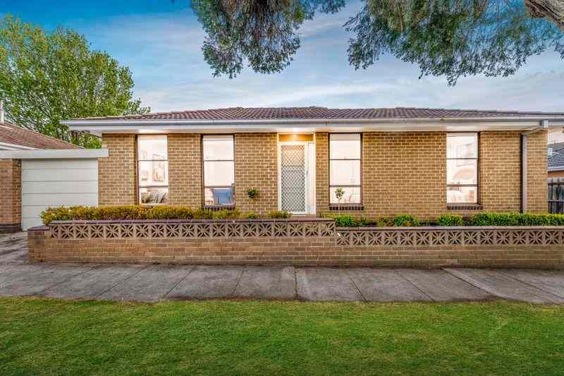 Standalone and Standout - This One's in a Class of its Own.: VIC Cheltenham, VIC 3192 Unit | Prop-GPT the AI-Powered Property Portal