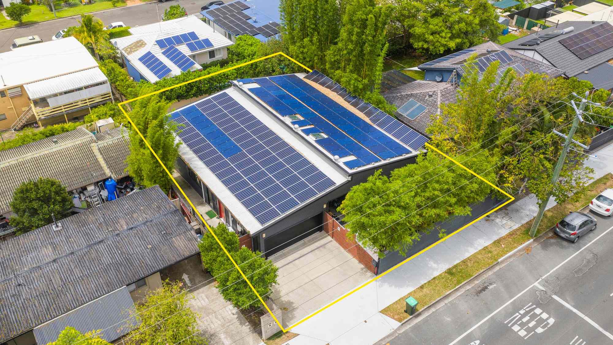 Impressive Southport Property - 7 Bedrooms, 4 Bathrooms, Family Living or Fantastic Investment Opportunity: QLD Southport, QLD 4215 House | Prop-GPT the AI-Powered Property Portal