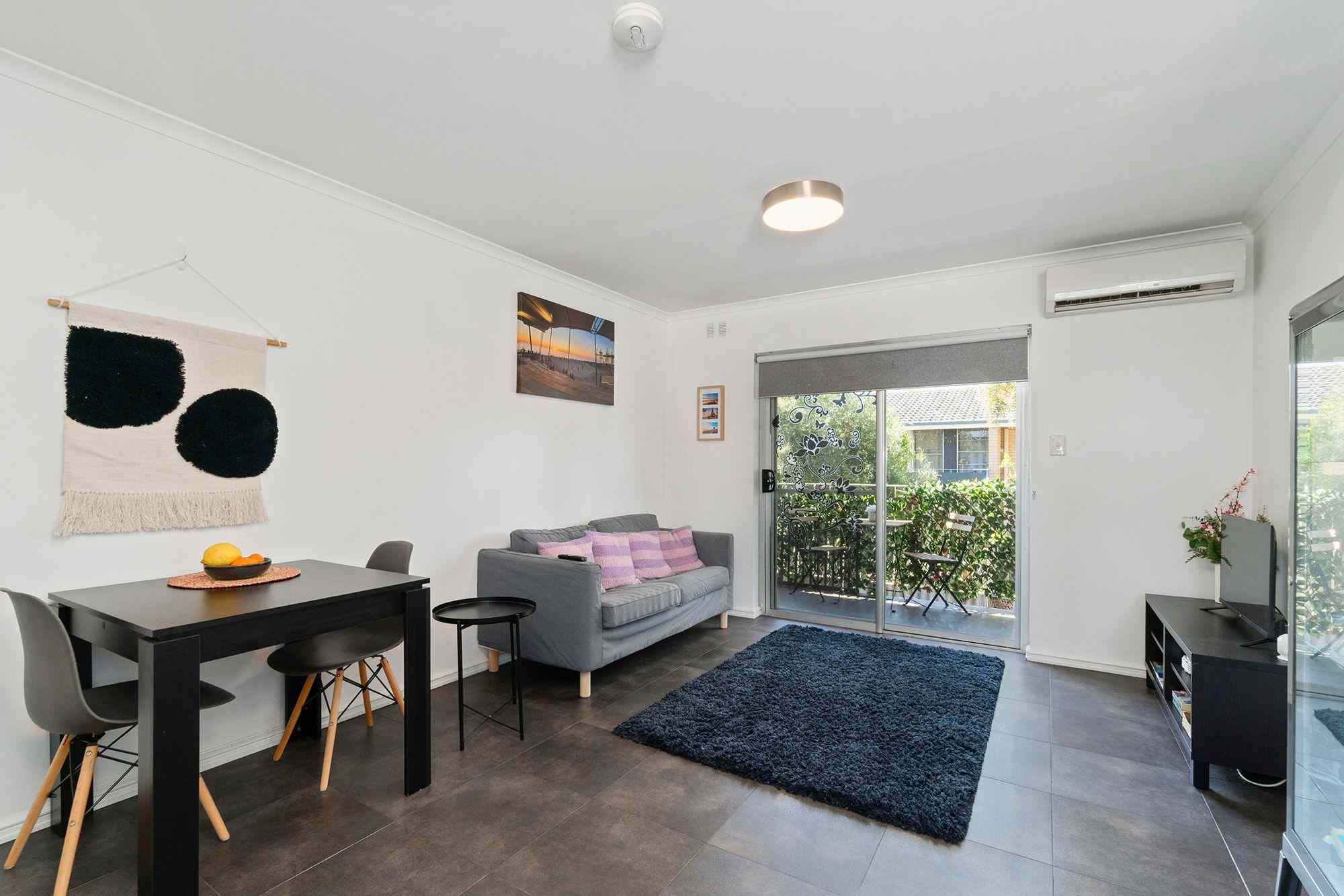 Prop-GPT: Apartment: WA Osborne Park, WA 6017 MODERN AND SOPHISTICATED WITH SO MANY OPTIONS!