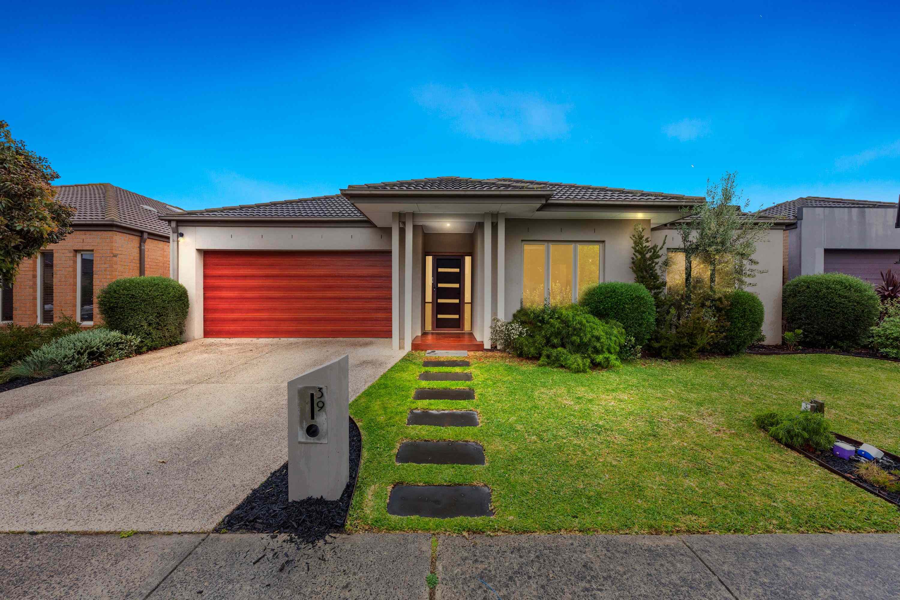 Prop-GPT: House: VIC Officer, VIC 3809 AN EXCITING OPPORTUNITY IN OFFICER'S 'ARENA ESTATE'