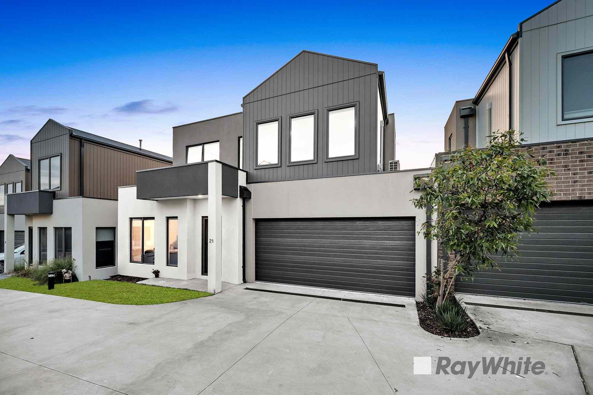 Welcome to Spacious Family Comfort in Lynbrook: VIC Lynbrook, VIC 3975 Townhouse | Prop-GPT the AI-Powered Property Portal