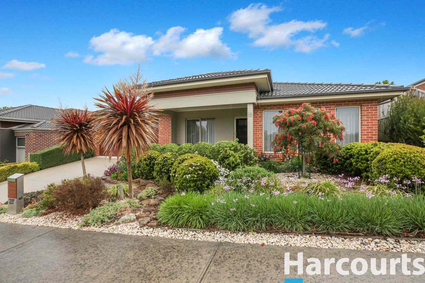 Prop-GPT: House: VIC Warragul, VIC 3820 27 Crole Drive, WARRAGUL, VIC 3820 - House for Sale - harcourts.net