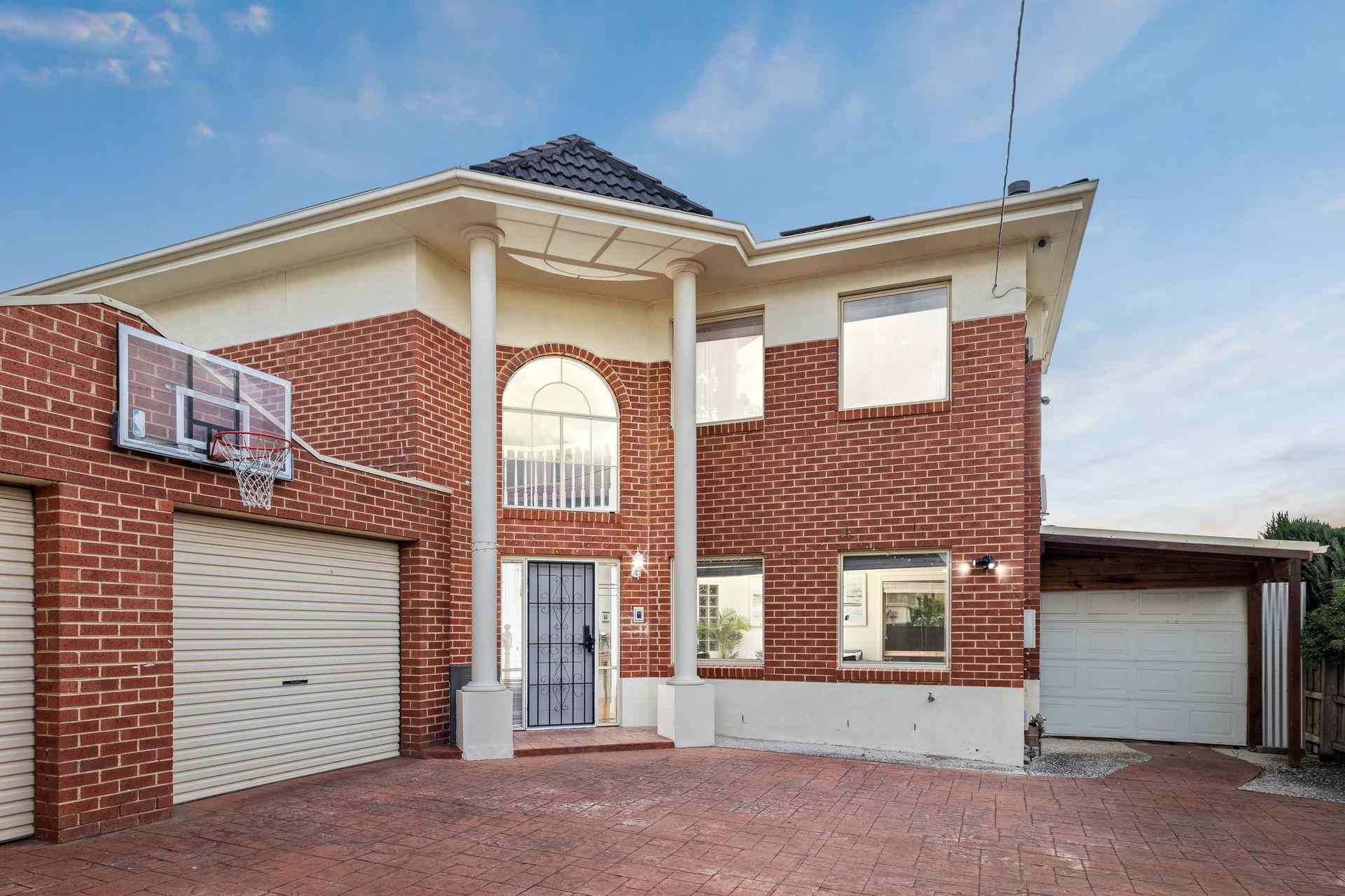 Effortless Entertainer in Double School Zone: VIC Glen Waverley, VIC 3150 Townhouse | Prop-GPT the AI-Powered Property Portal