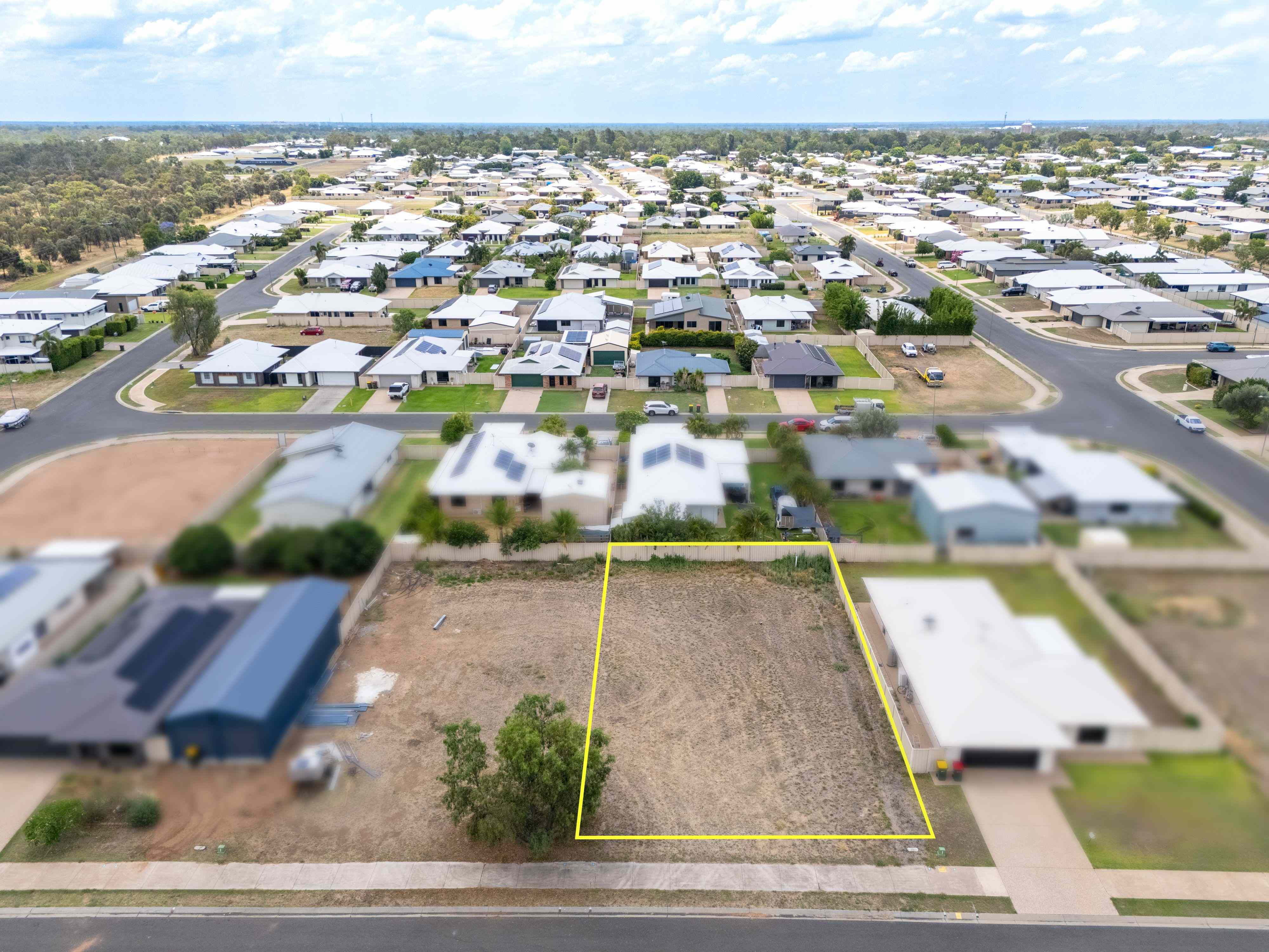 FLOOD FREE ALLOTMENT READY TO BUILD ON: QLD Emerald, QLD 4720 Land | Prop-GPT the AI-Powered Property Portal