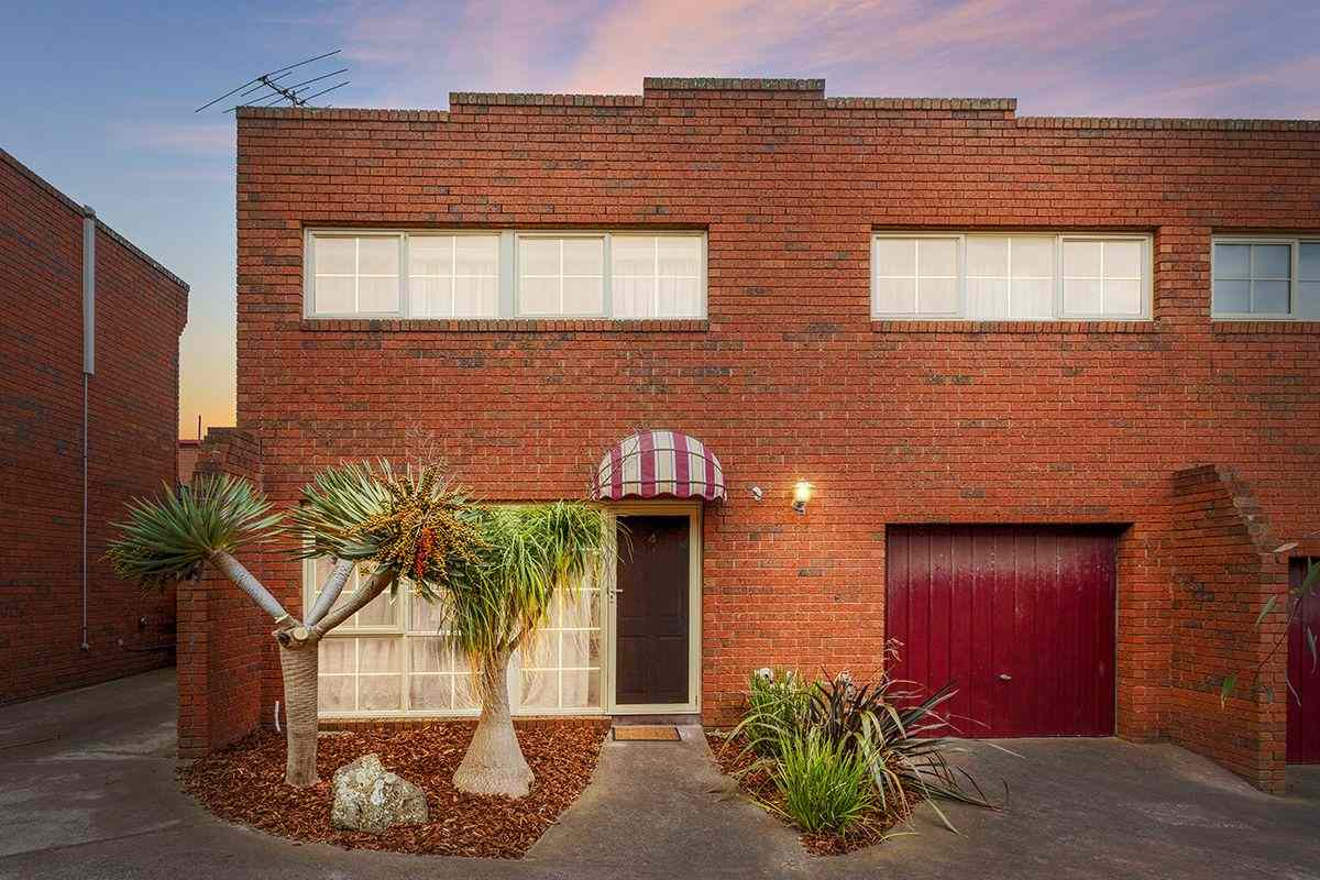 HOP, SKIP, SPLASH!!: VIC Seaford, VIC 3198 Townhouse | Prop-GPT the AI-Powered Property Portal