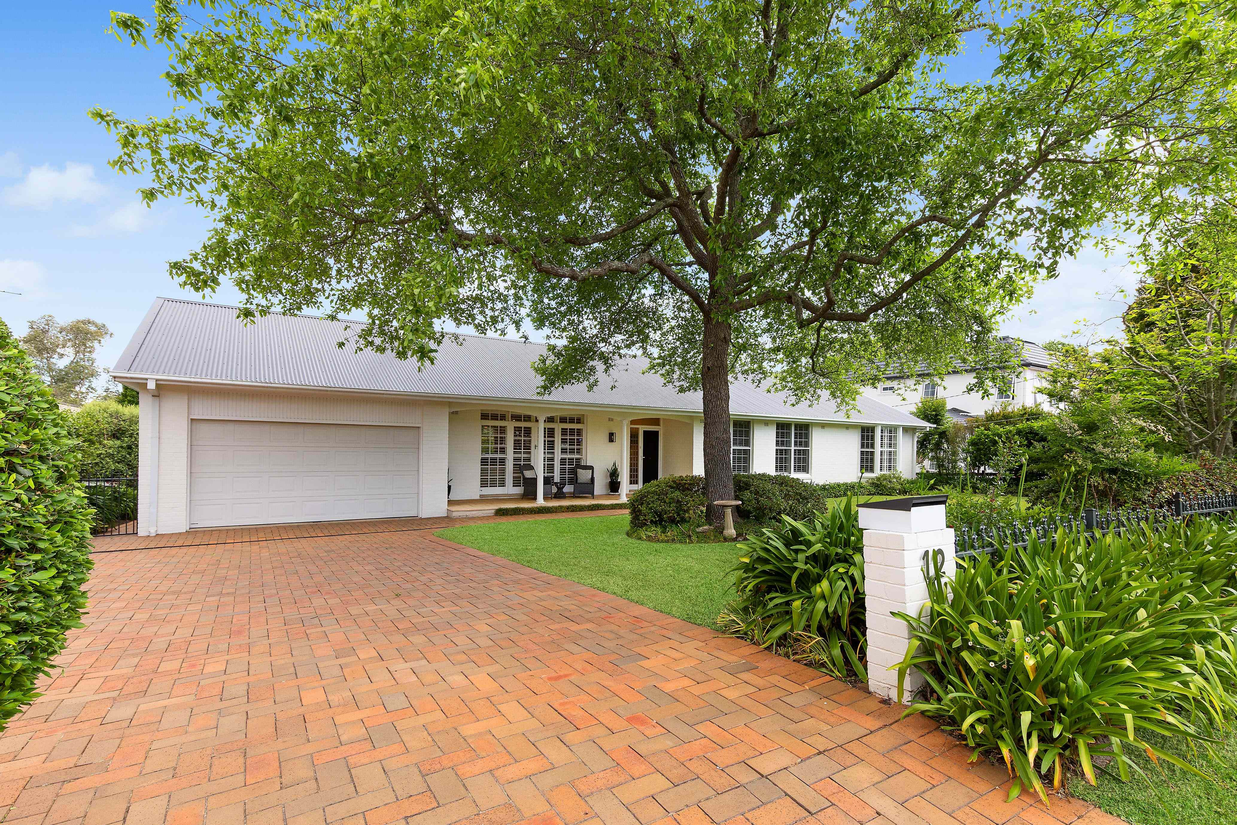 Full brick single level living in superb location on 1094sqm: NSW St Ives, NSW 2075 House | Prop-GPT the AI-Powered Property Portal