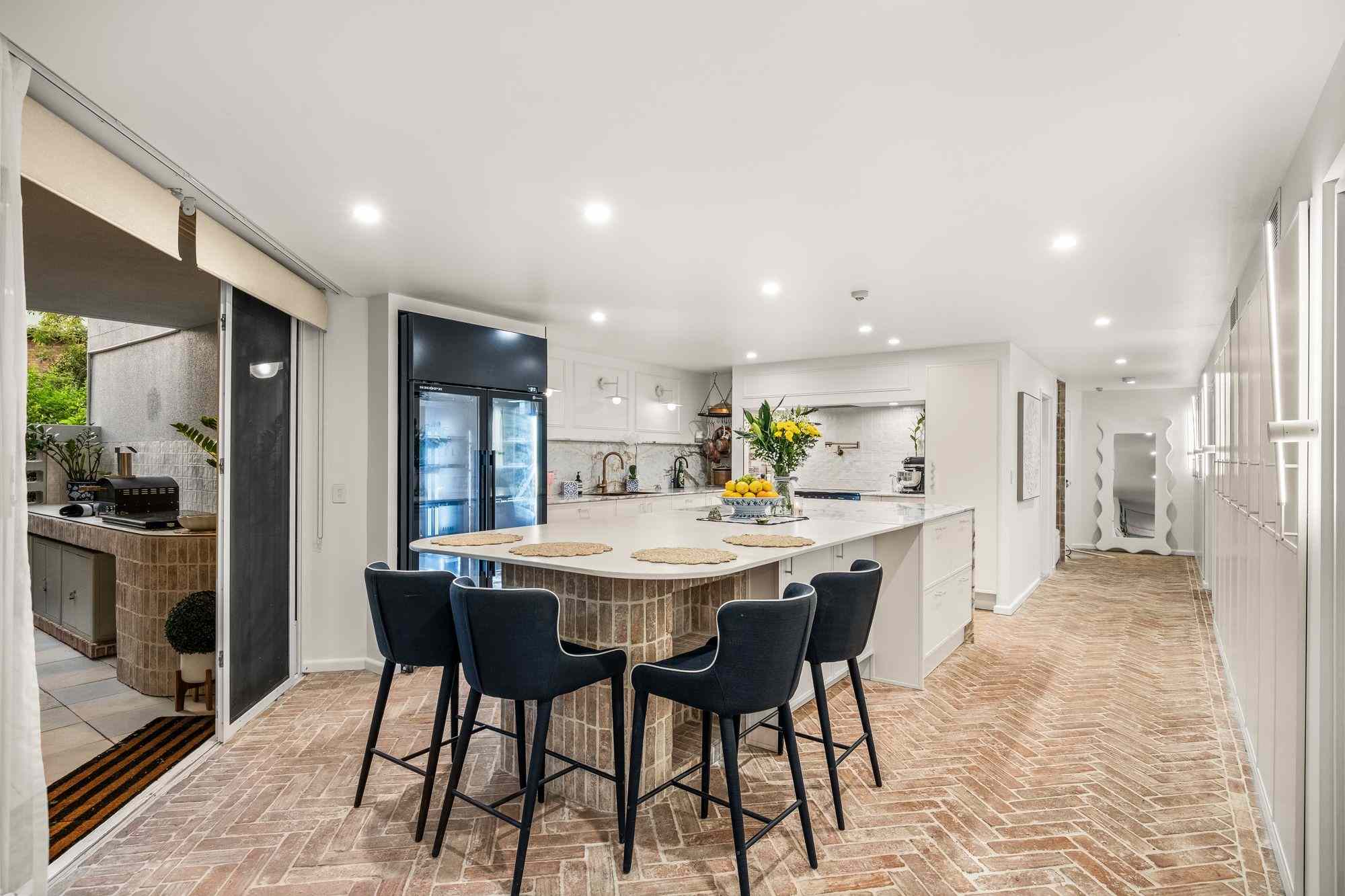 Magazine Worthy Apartment w. 257m2 floor plan: QLD Kangaroo Point, QLD 4169 Apartment | Prop-GPT the AI-Powered Property Portal