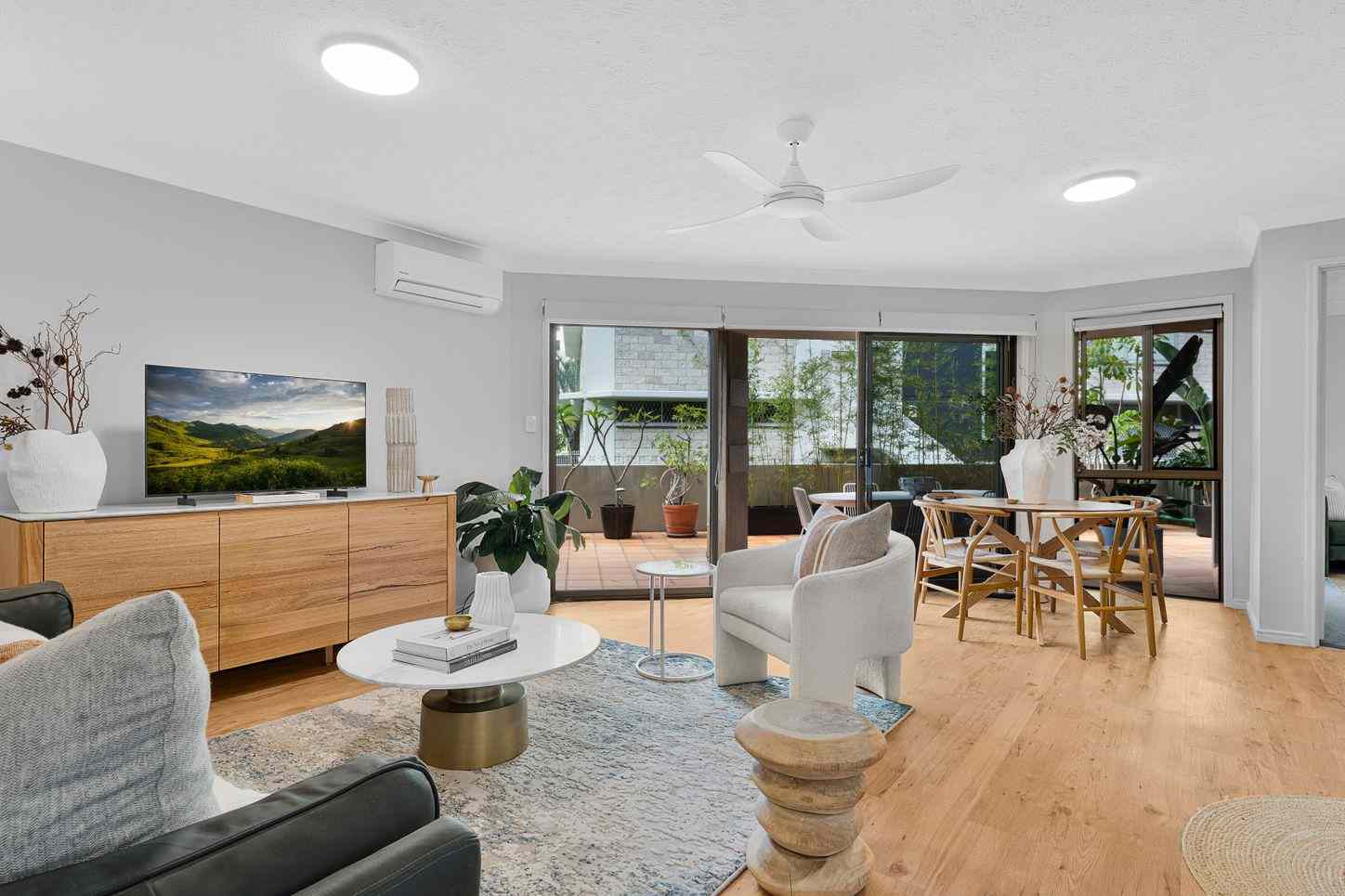 4/5 Old Burleigh Road, SURFERS PARADISE, QLD 4217 - Unit for Sale - harcourts.net: QLD Surfers Paradise, QLD 4217 Property | Prop-GPT the AI-Powered Property Portal