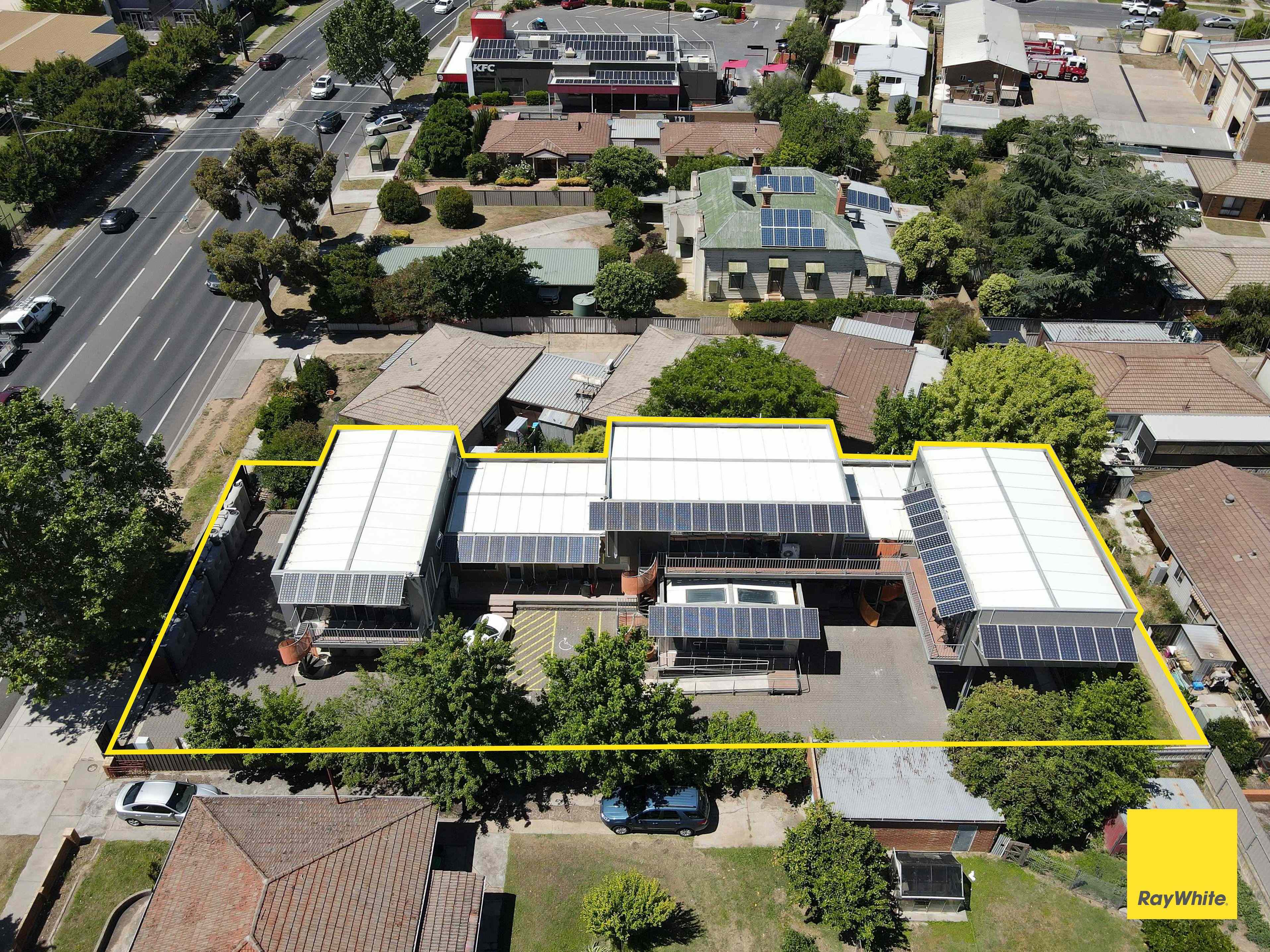 Fantastic investment opportunity - 6 unit complex! weekly return $3,150-$3,300 per week: VIC Kangaroo Flat, VIC 3555 House | Prop-GPT the AI-Powered Property Portal