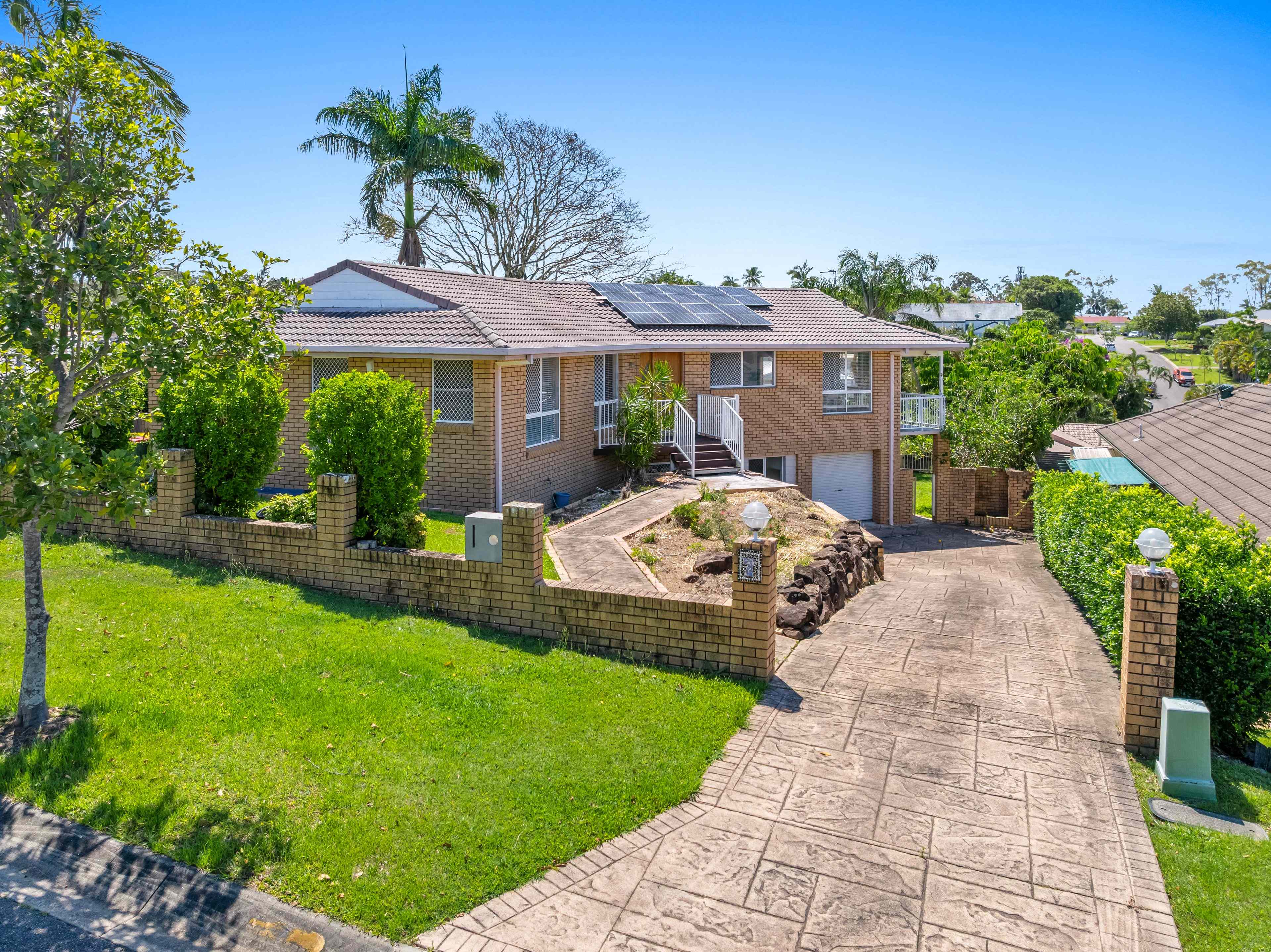 Dual-Living Flexibility, Quiet Cul-de-Sac Setting & Family-Focused Design!: QLD Arundel, QLD 4214 House | Prop-GPT the AI-Powered Property Portal