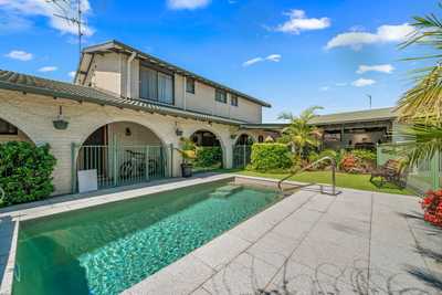 A Timeless 70's Classic with Space, Character & Stunning Views: NSW Gloucester, NSW 2422 House | Prop-GPT the AI-Powered Property Portal