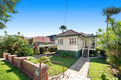 Large Post War home on 615sqm with City Views: QLD Tarragindi, QLD 4121 House | Prop-GPT the AI-Powered Property Portal