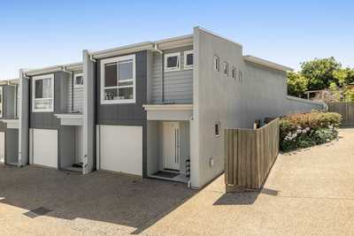 A Peaceful, Parkside Townhouse with Premium Yield: QLD Harlaxton, QLD 4350 Unit | Prop-GPT the AI-Powered Property Portal