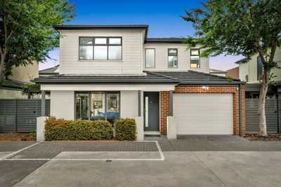 EXQUISITE ENTRY LEVEL HOME OR IDEAL INVESTMENT OPPORTUNITY: VIC Lyndhurst, VIC 3975 Townhouse | Prop-GPT the AI-Powered Property Portal
