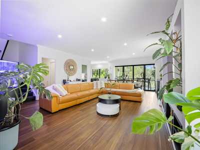 A RENOVATED 4 BEDROOM SHOWSTOPPER WITH 3 LEVELS AND A POTENTIAL DUAL OCCUPANCY: QLD Robina, QLD 4226 Townhouse | Prop-GPT the AI-Powered Property Portal