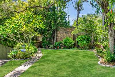 SECLUDED FAMILY SANCTUARY AND CENTRAL CONVENIENCE ON 1,925SQM: QLD Corinda, QLD 4075 House | Prop-GPT the AI-Powered Property Portal