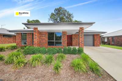 Modern Living close to CBD!: NSW Tumut, NSW 2720 Villa | Prop-GPT the AI-Powered Property Portal