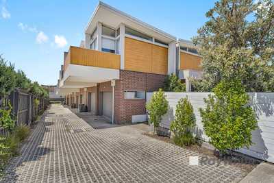 Unbeatable Location with Modern Design: VIC Carrum Downs, VIC 3201 Townhouse | Prop-GPT the AI-Powered Property Portal