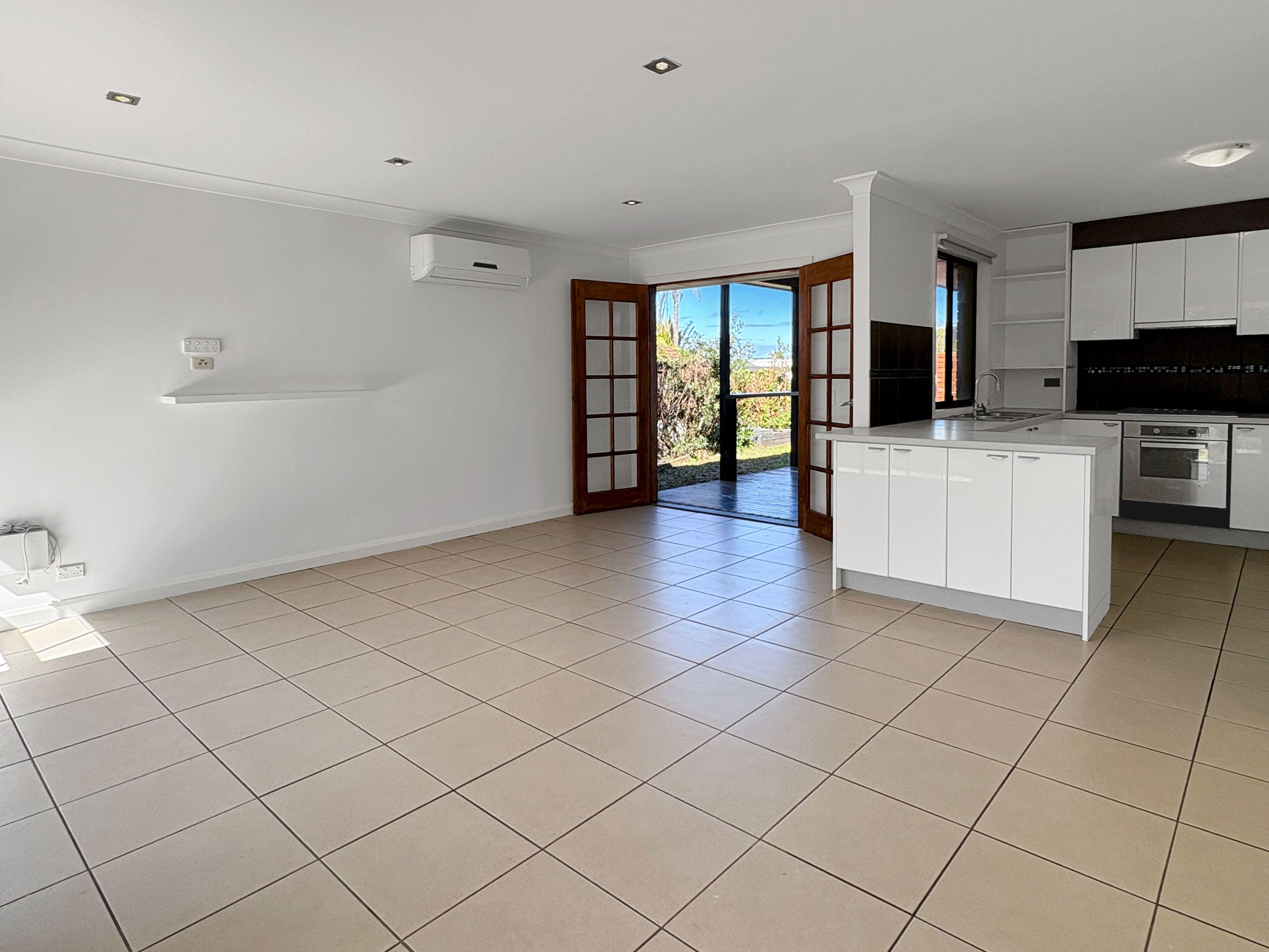 House for Rent: Tumbi Umbi, NSW 2261, NSW, 2261