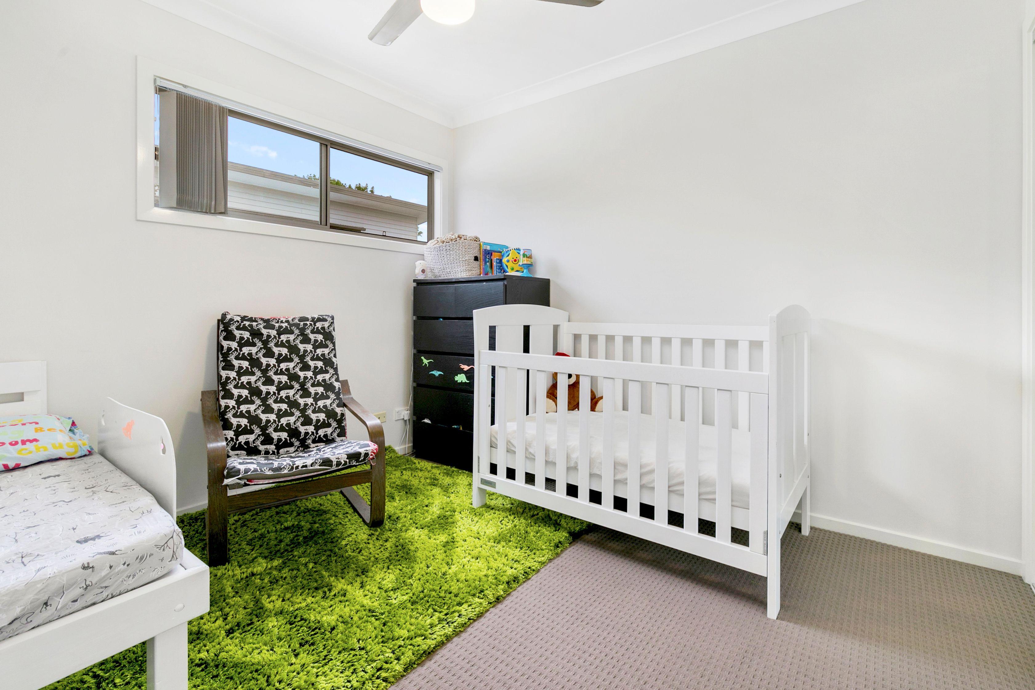 Large Freestanding Townhome, Double Garage plus Courtyard