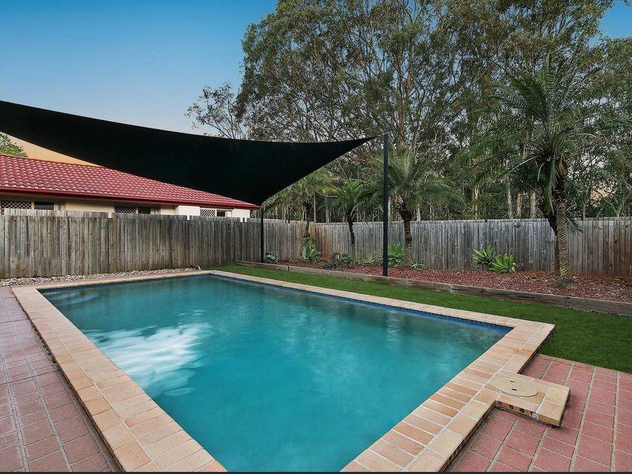 FREESTANDING TOWN HOME IN MANSFIELD SCHOOL CATCHMENTS FOR RENT