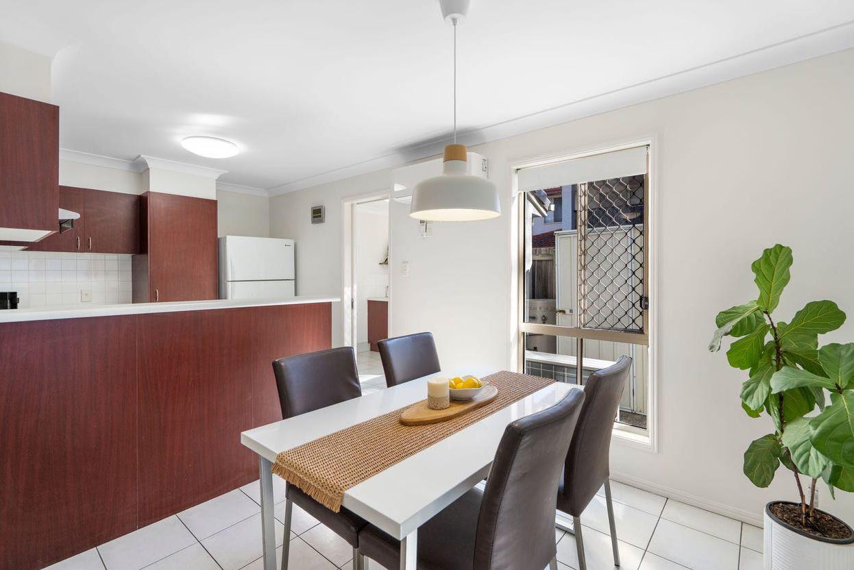 FREESTANDING TOWN HOME IN MANSFIELD SCHOOL CATCHMENTS FOR RENT