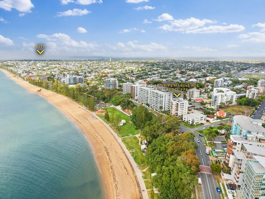 Waterfront Lifestyle with Stunning Views!