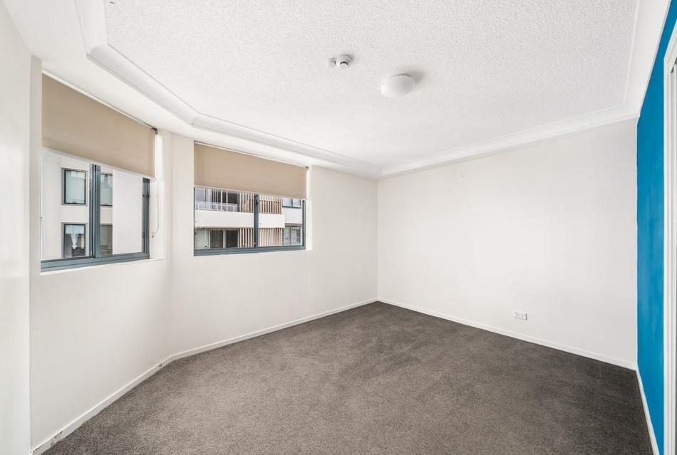 Waterfront Lifestyle with Stunning Views!