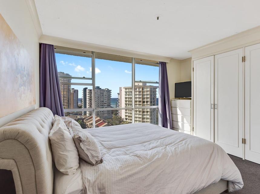 Stylish 2-Bedroom Apartment in Surfers Paradise - 6 month lease with option to renew
