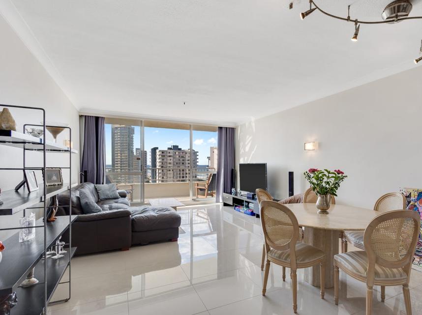 Stylish 2-Bedroom Apartment in Surfers Paradise - 6 month lease with option to renew