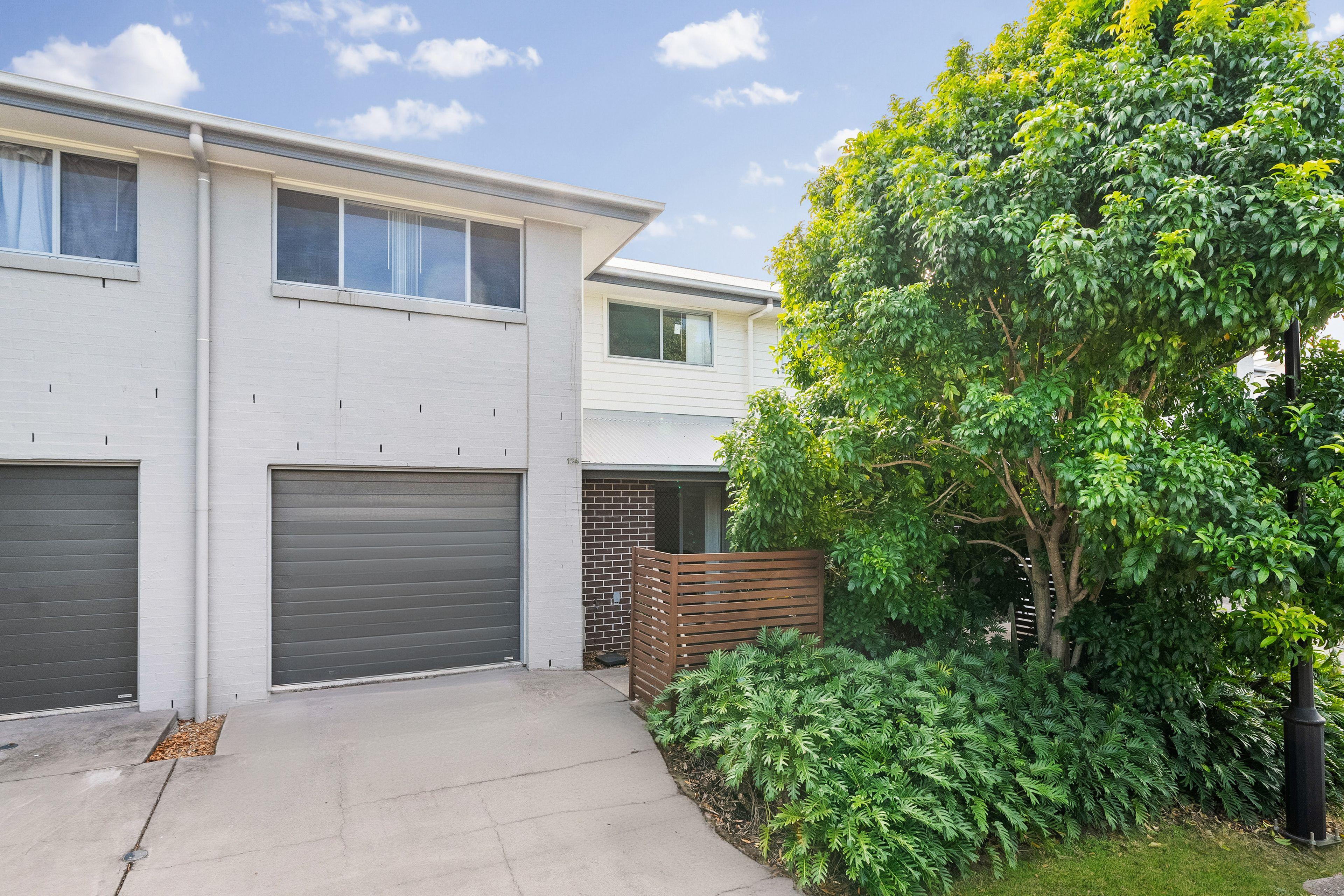 Prop-GPT: Townhouse: QLD Murrumba Downs, QLD 4503 Home For Rent