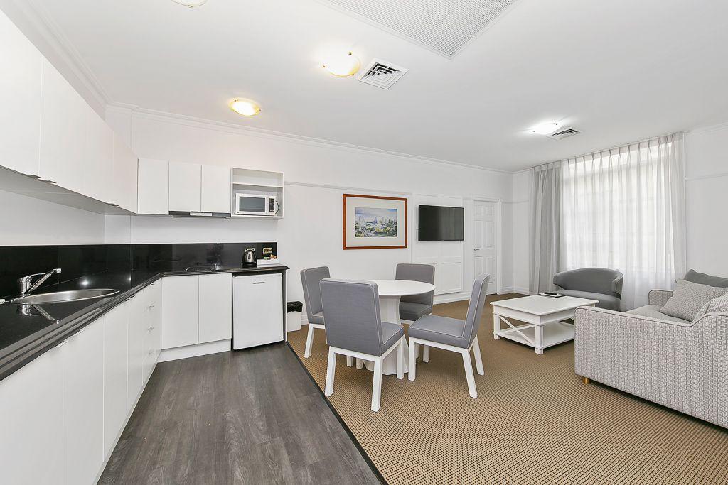 Prop-GPT: Apartment: QLD Brisbane City, QLD 4000 Home For Rent