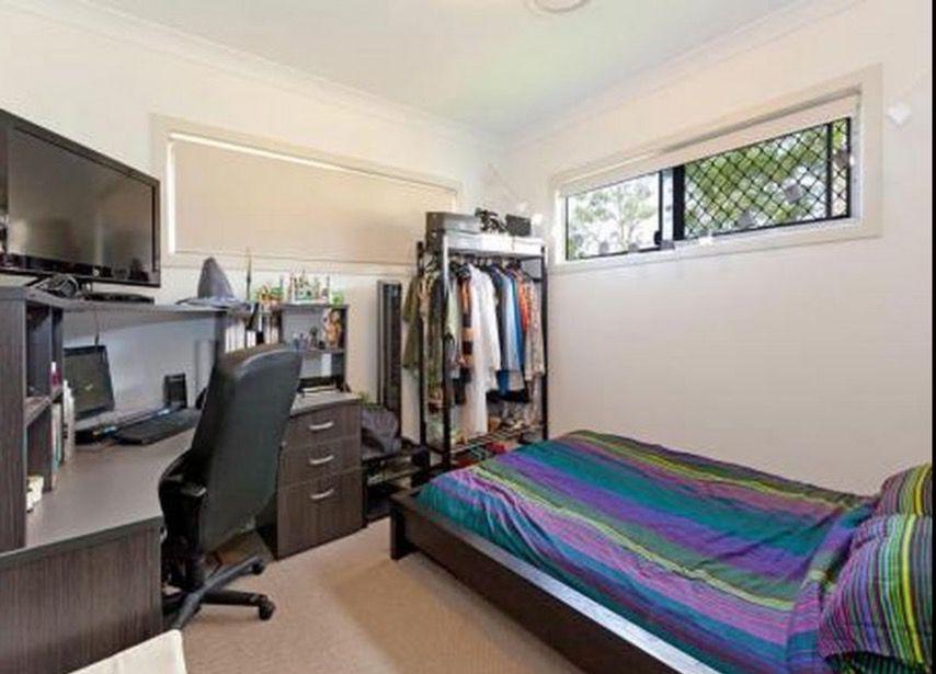 Modern 4 Bedroom Townhouse Made Your Cozy Home