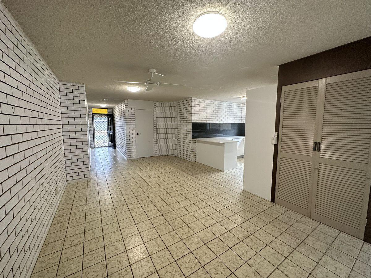 2-11 Walker Street, PALM BEACH, QLD 4221 - Duplex / Semi - Detached for Rent - harcourts.net