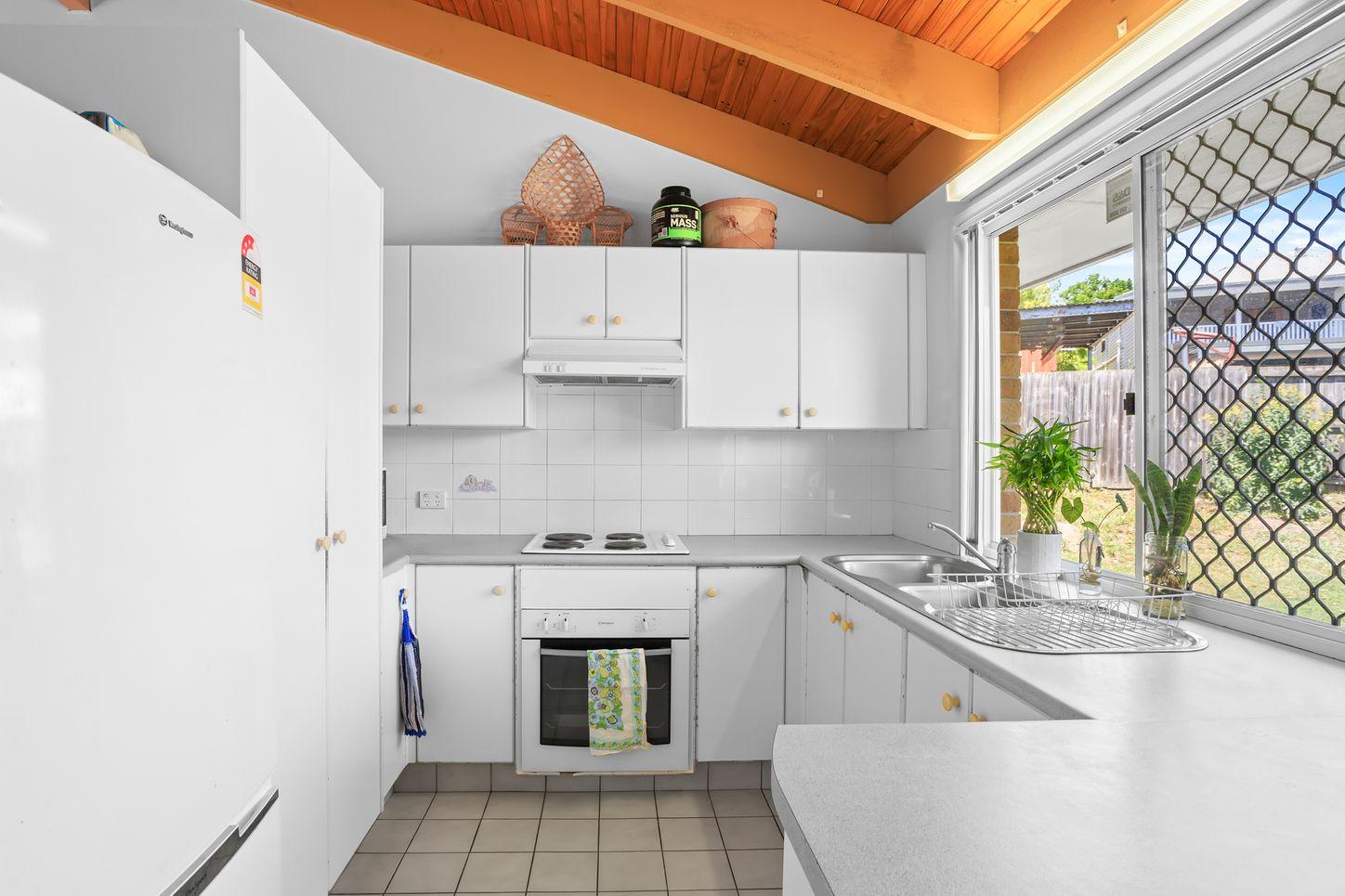 6 Sanflex Street, DARRA, QLD 4076 - House for Rent - harcourts.net