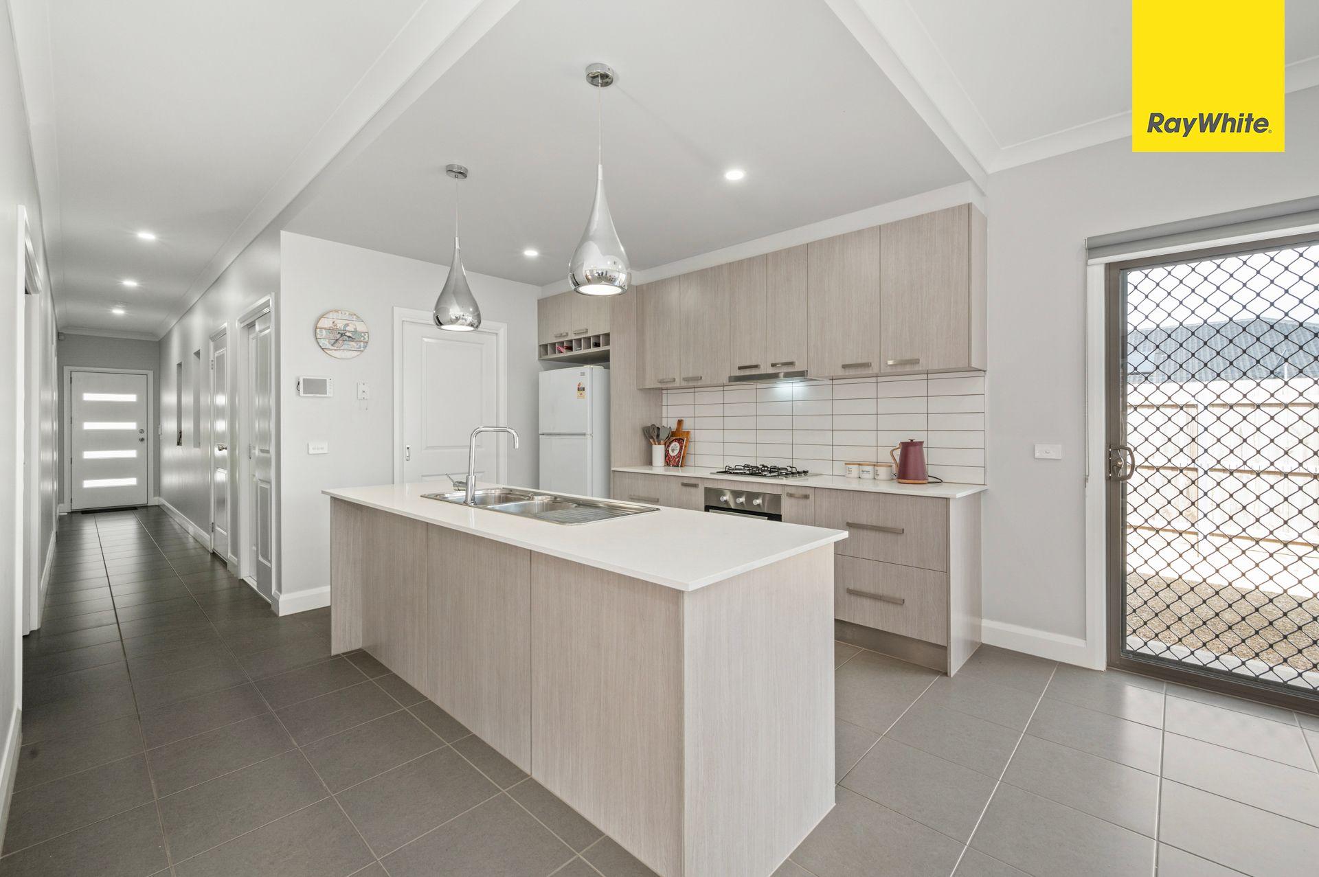 BEAUTIFUL DESIGNED FAMILY HOME