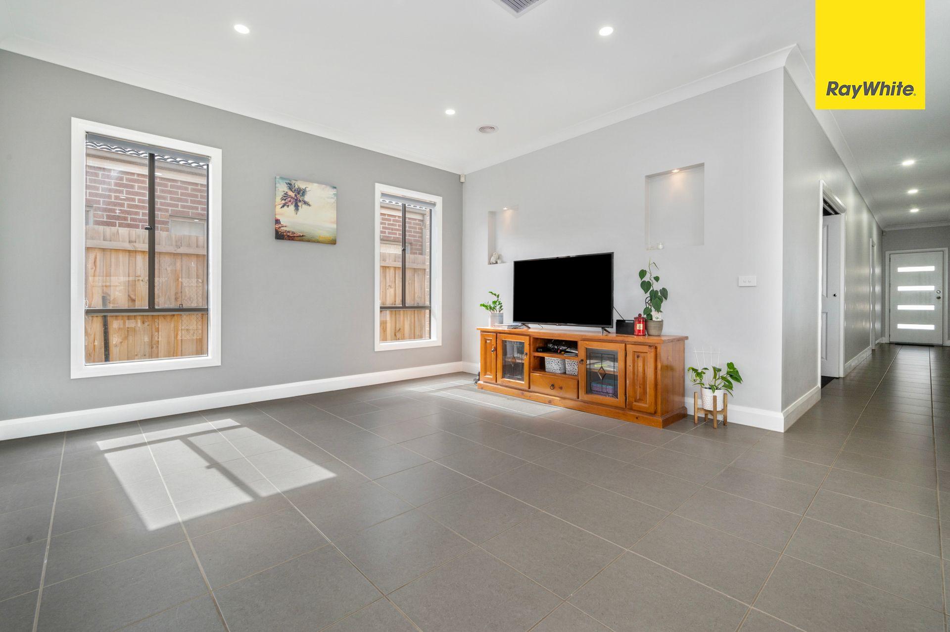 BEAUTIFUL DESIGNED FAMILY HOME