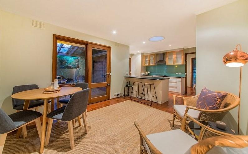 Single-level Tranquillity with Parkland Outlooks