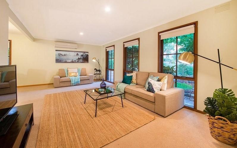 Single-level Tranquillity with Parkland Outlooks