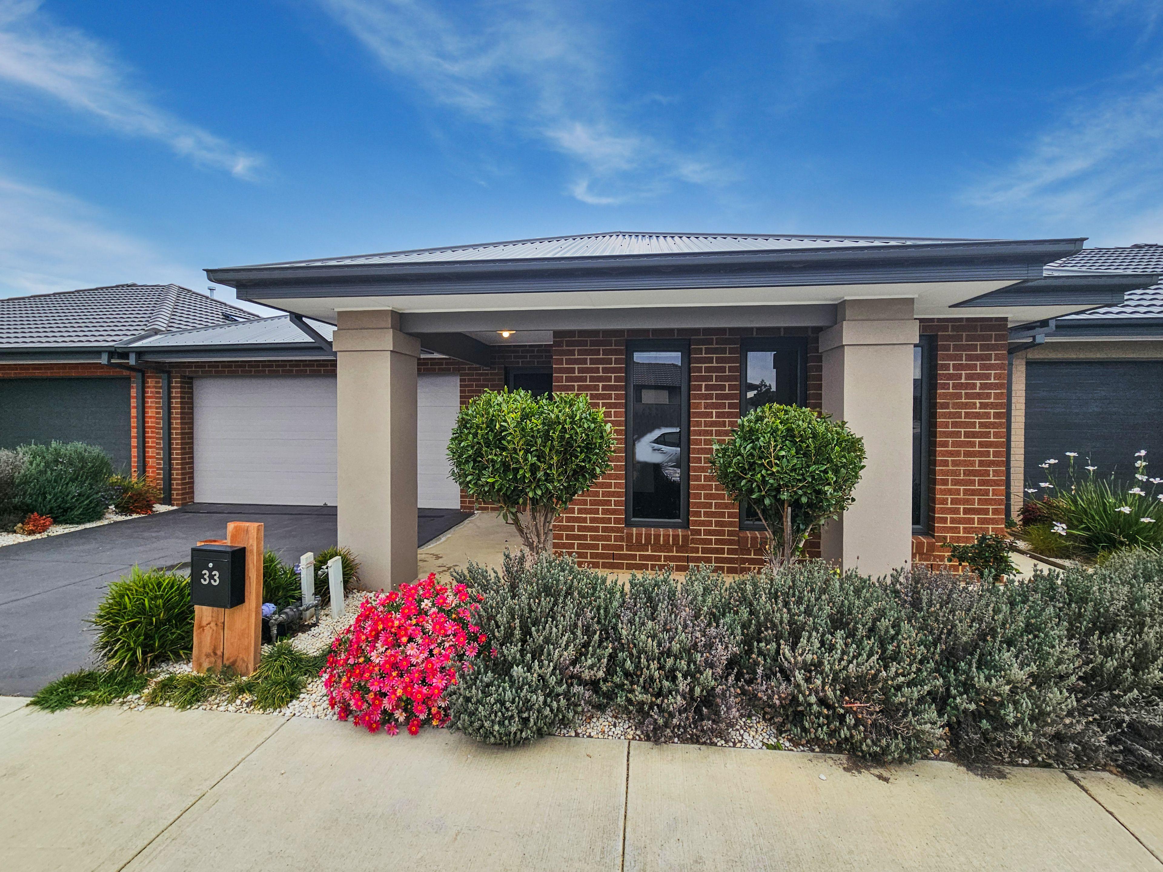 Prop-GPT: House: VIC Armstrong Creek, VIC 3217 Home For Rent