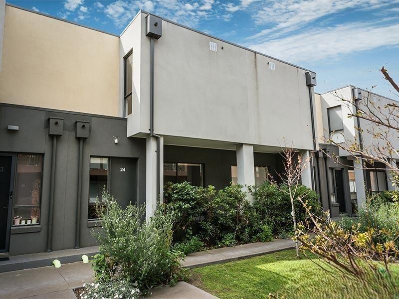 Prop-GPT: Townhouse: VIC Thornbury, VIC 3071 Home For Rent