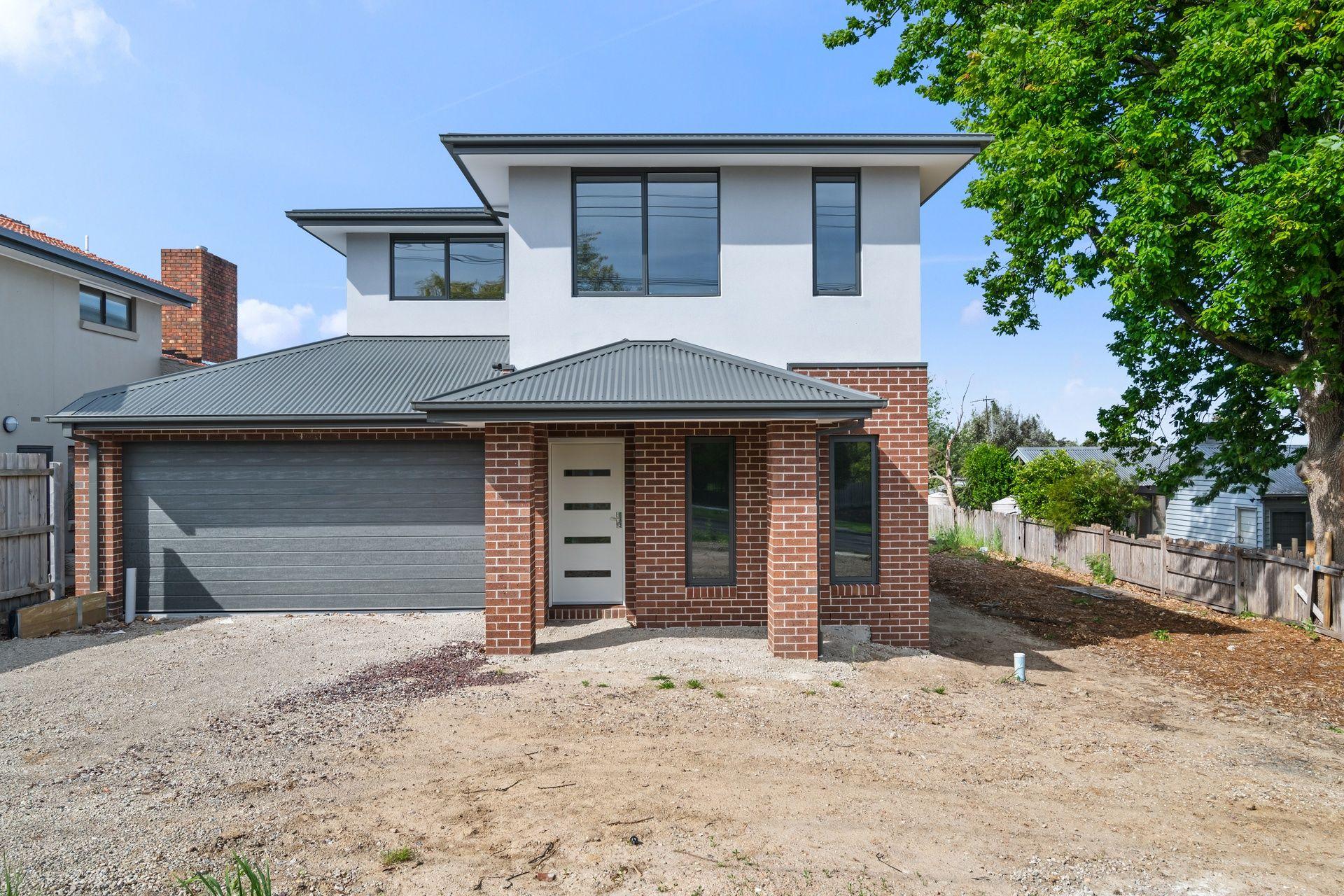 Prop-GPT: House: VIC Upper Ferntree Gully, VIC 3156 Home For Rent