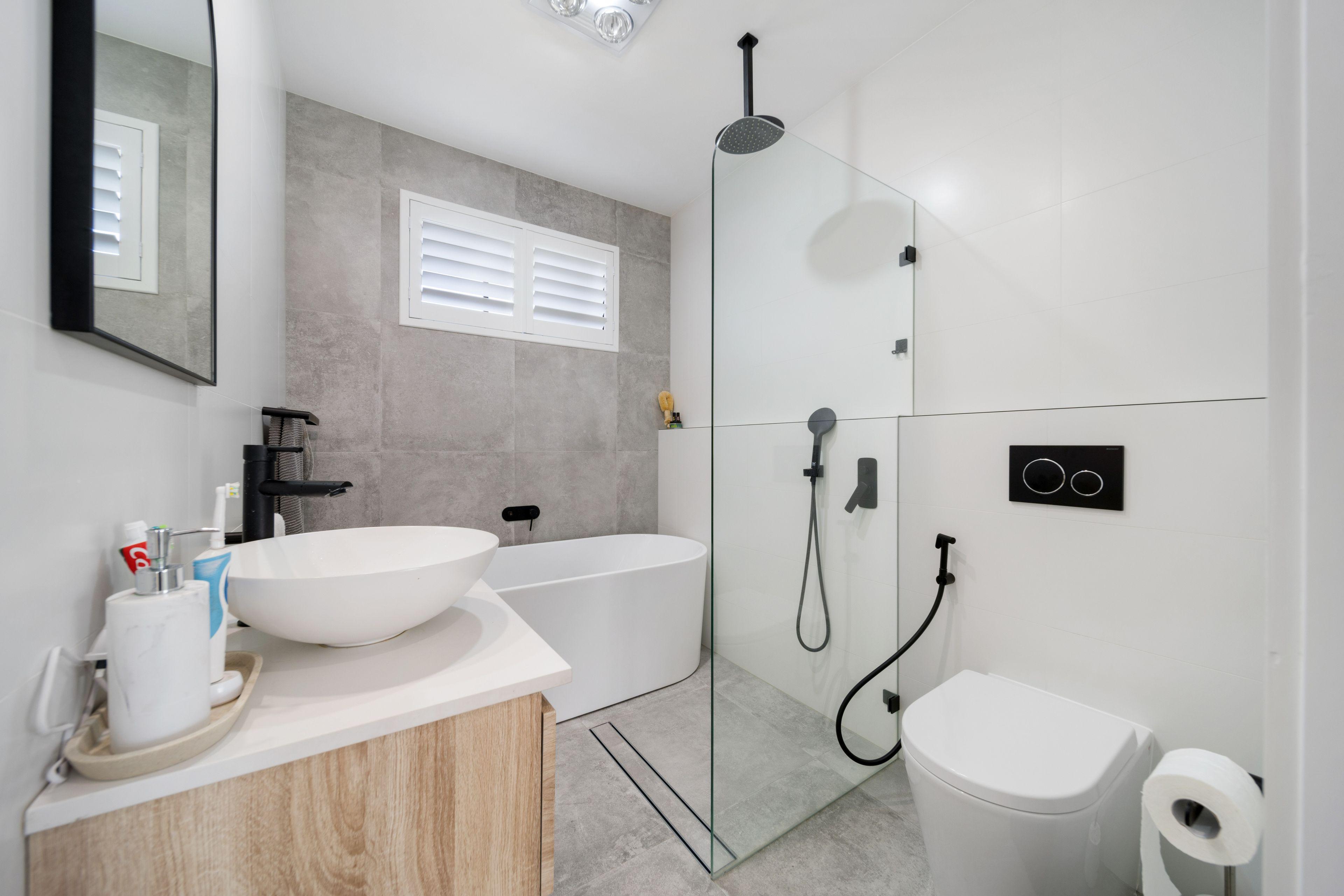 Stylish & Modern Family Home in Quiet Cul-de-Sac