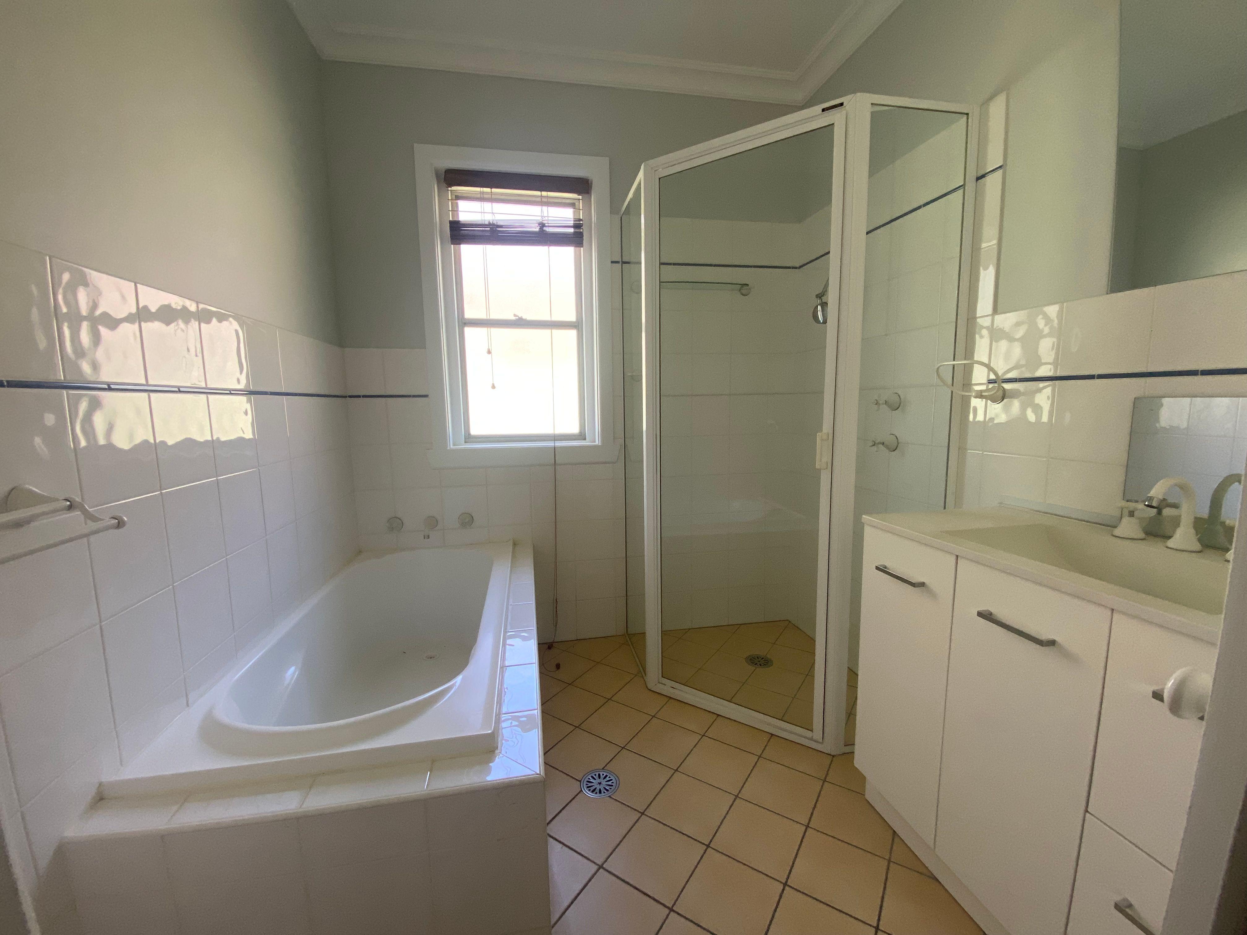 House for Rent: Orange, NSW 2800, NSW, 2800