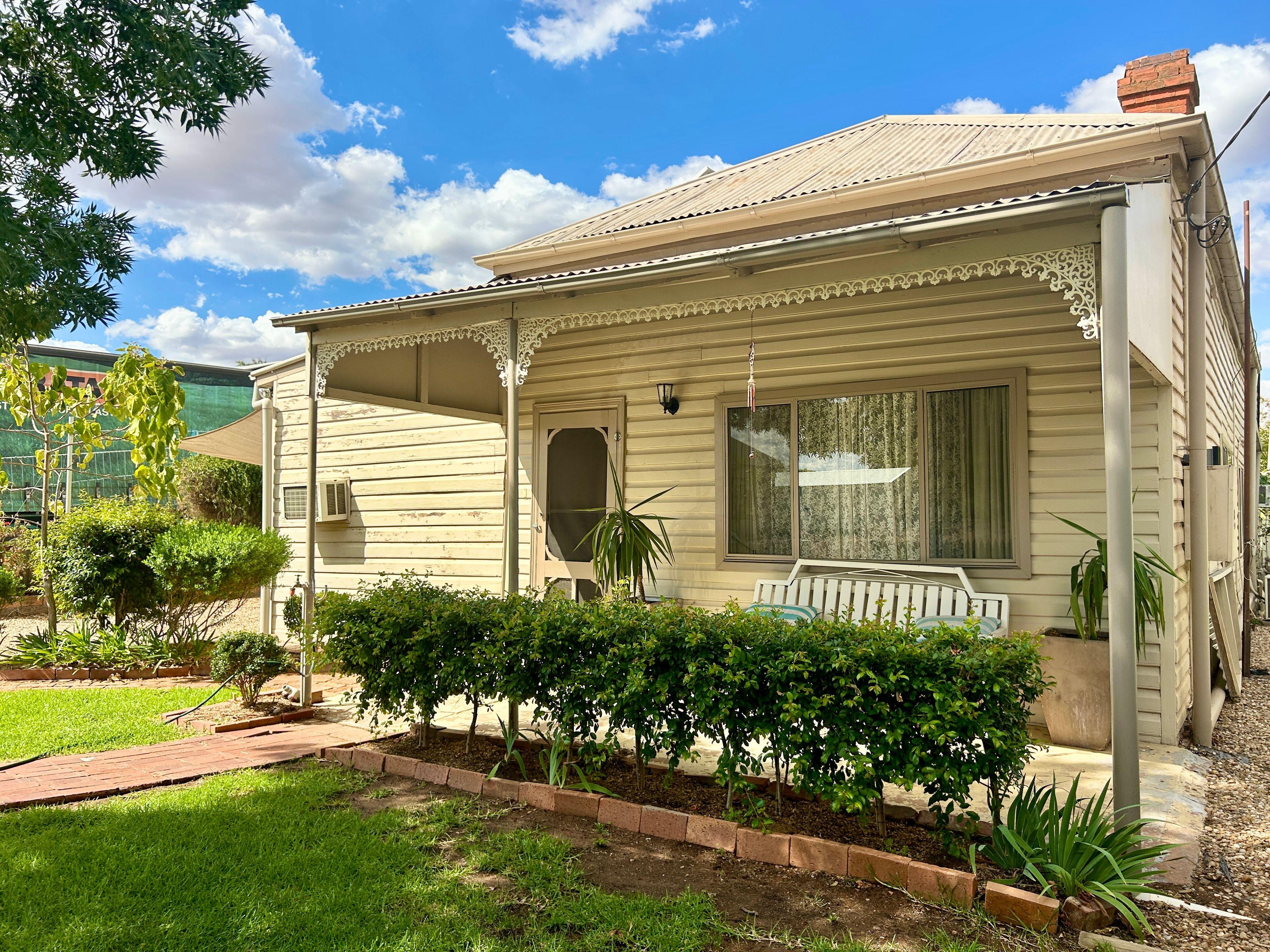 Prop-GPT: House: NSW Ganmain, NSW 2702 Home For Rent