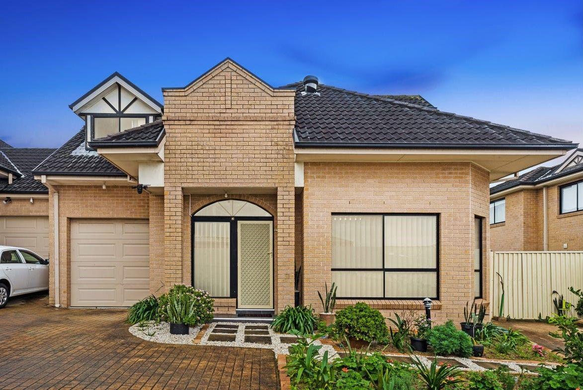 Prop-GPT: Townhouse: NSW Greenacre, NSW 2190 Home For Rent