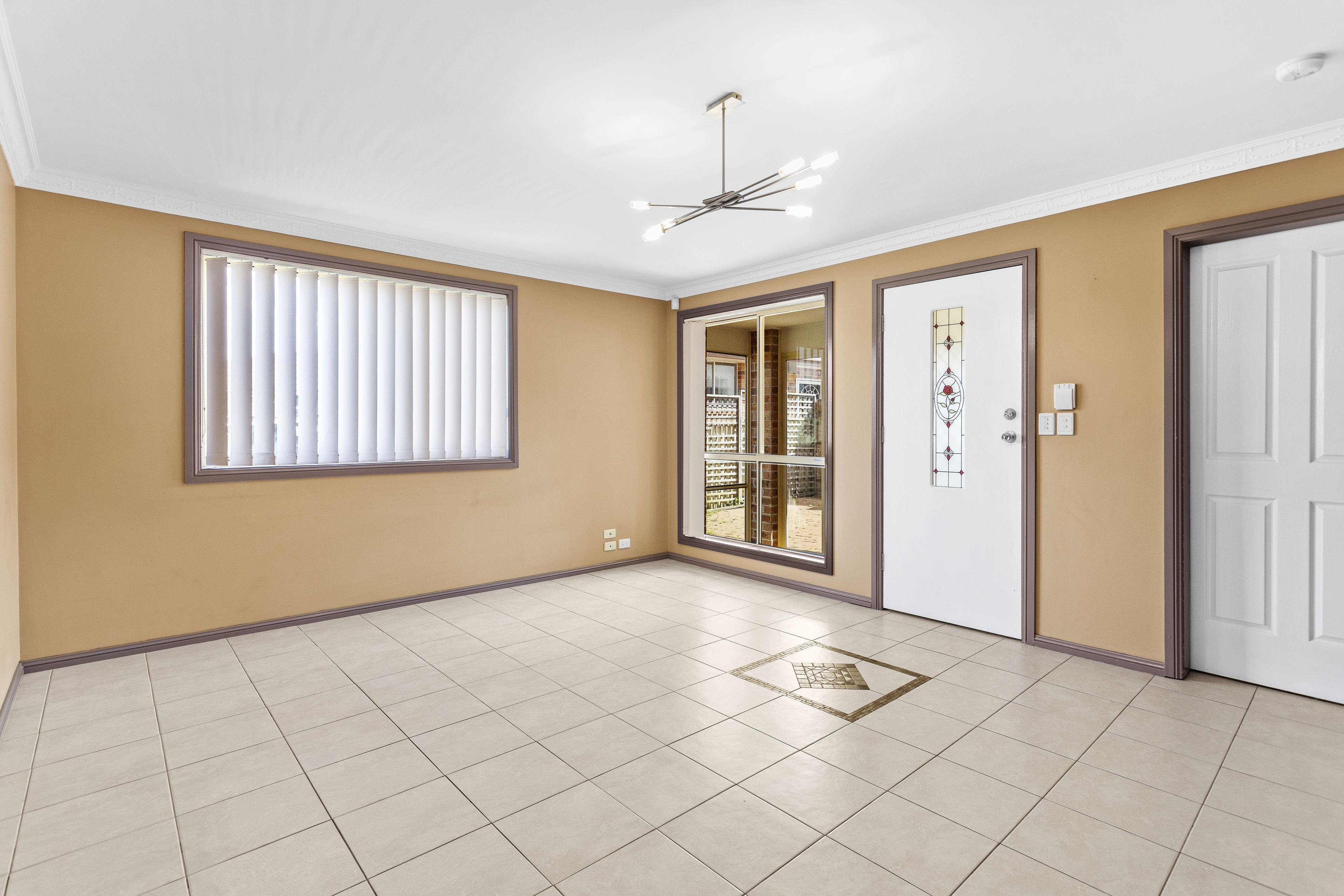 Townhouse for Rent: Blackbutt, NSW 2529, NSW, 2529